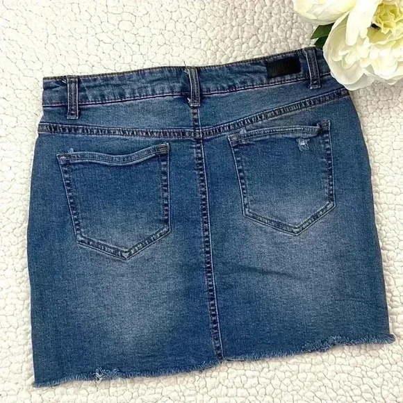 Black Label High Waisted Distressed Faded Mini Stretch Jean Skirt Size L - Picture 2 of 15